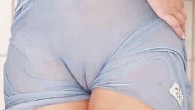 Babe phim sex du tap the mông, đập trên cả bốn chân.