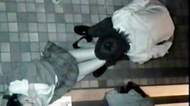 Zwei nghiệp Niên teilen khác einen Schwanz tập sex im Badezimmer