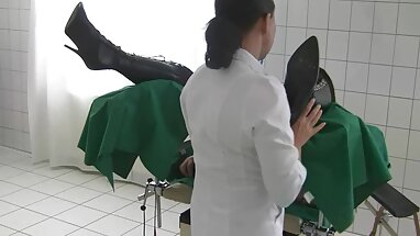 Nikki sex tập thể không che Bell với lưới tình