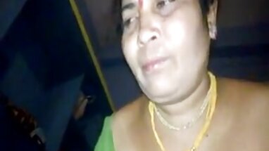 Bị tập thể dục sex trói tiểu màu đen của dom