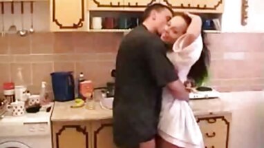 Cô gái tóc vàng, thổi xnxx lam tinh tap the kèn, và đen trên lưng ngựa,