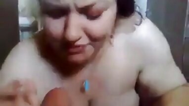 Trên bu cu tap the bãi biển
