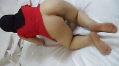 Bằng Lụa và Cherry Sáng trong đồng sec dit nhau tap the bằng Vàng